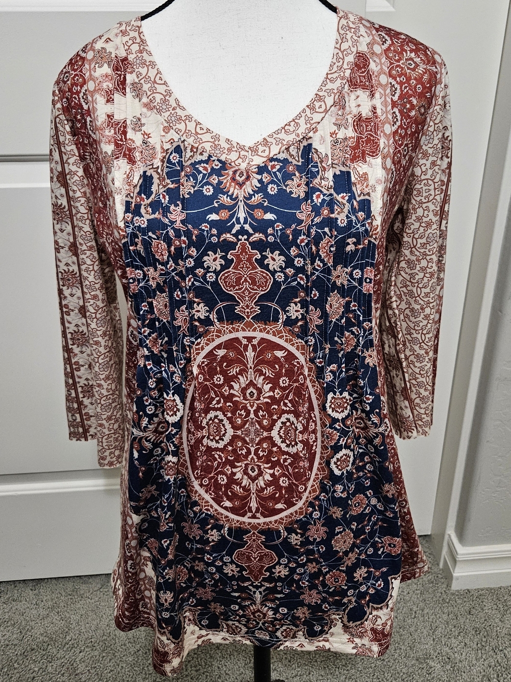 Zeagoo -Navy and Burgundy Floral Medallion V-Neck Tunic Top